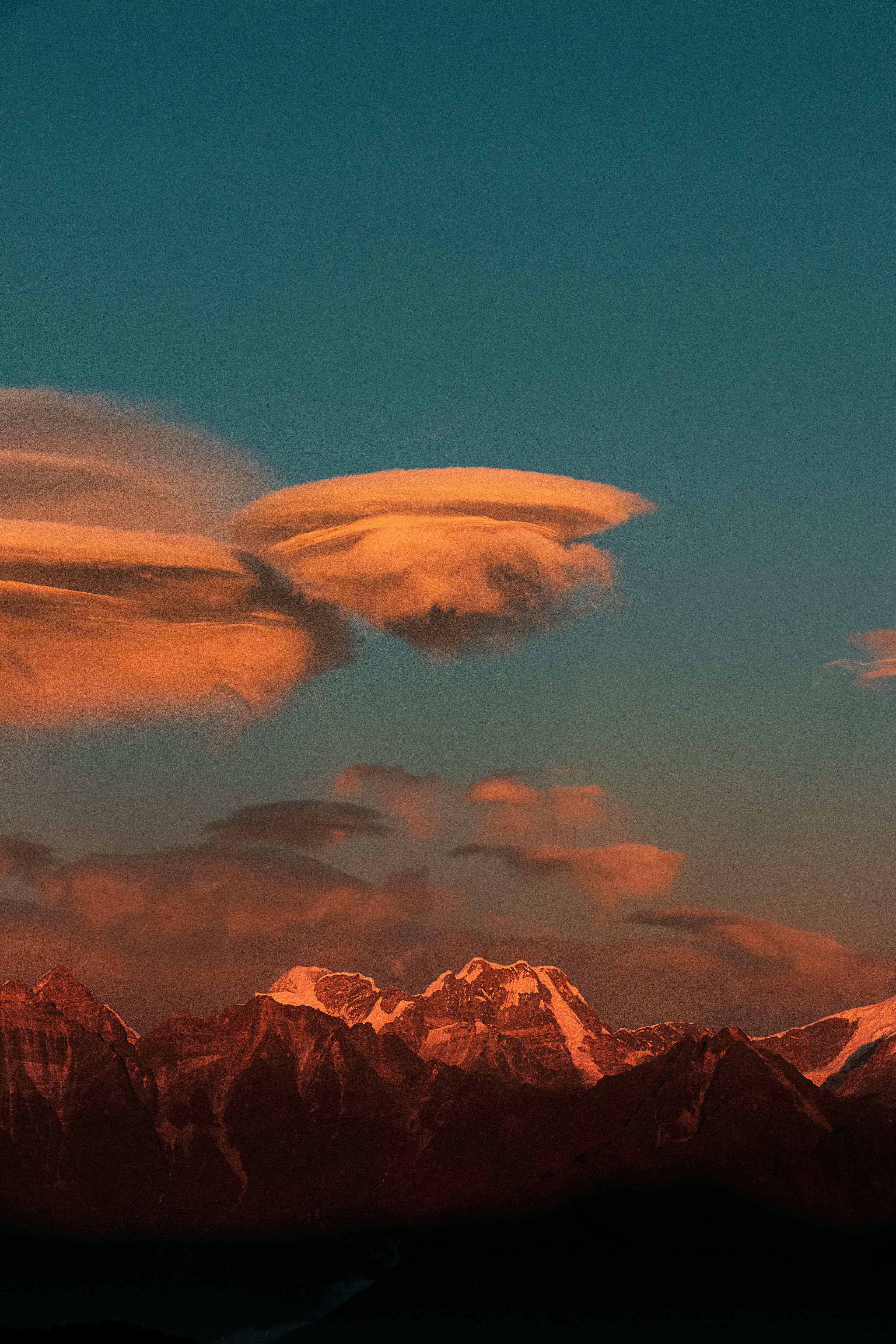 Sunrise over the Everest range from Pikey Peak